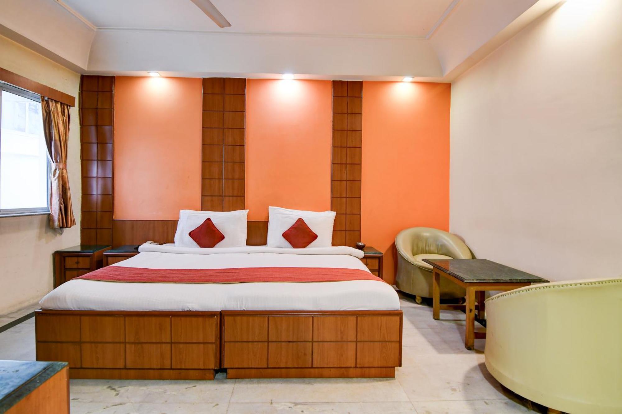 Hotel King'S Crown Колката Екстериор снимка